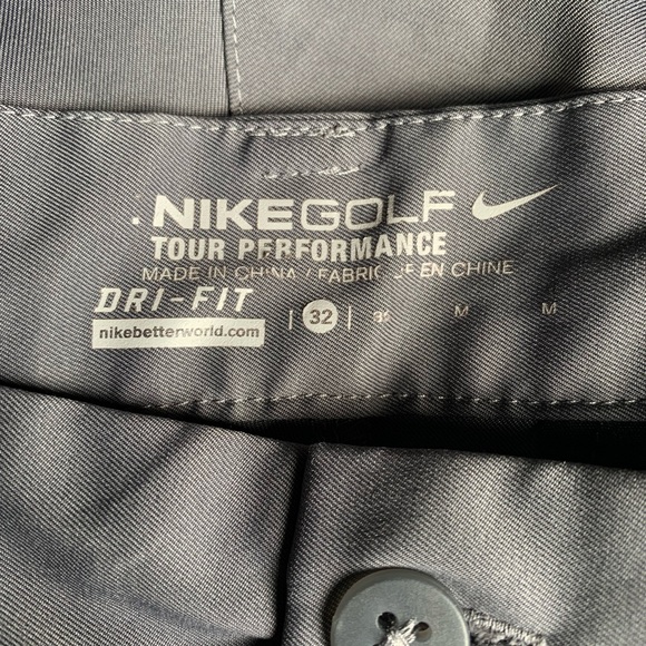 Nike Golf Shorts - Picture 4 of 4